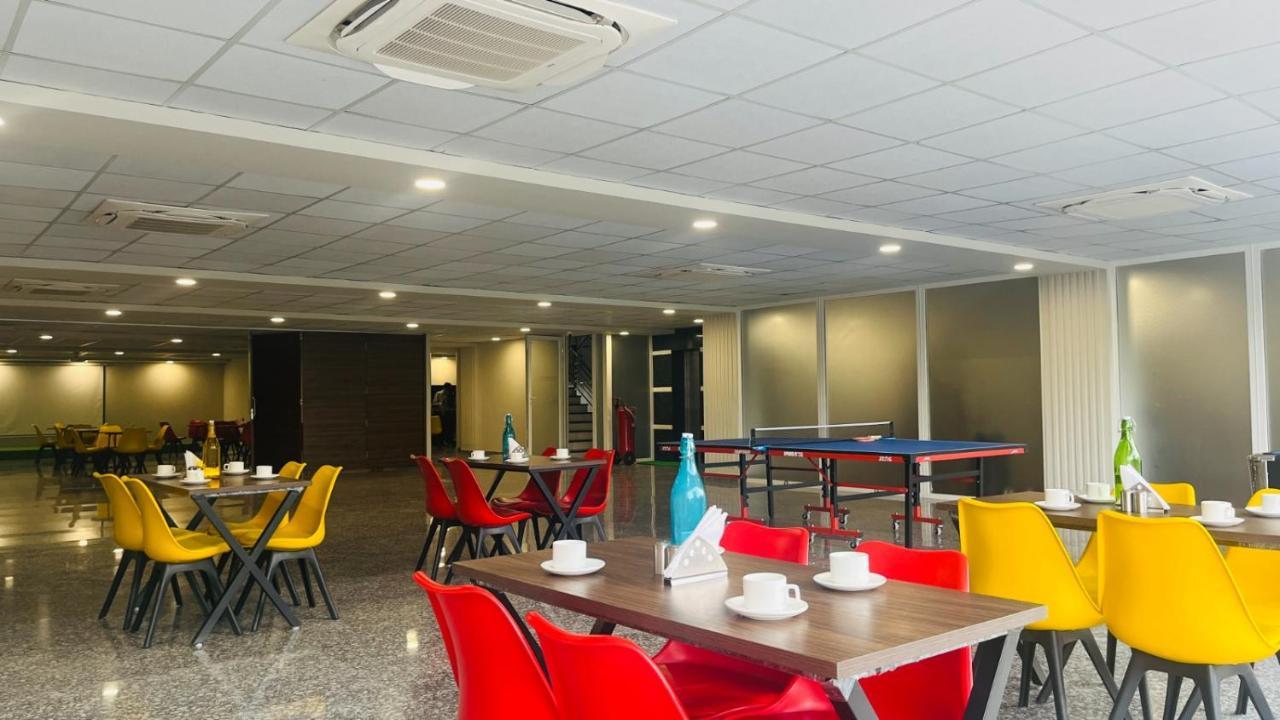 Zen Suites Gurgaon - Luxe Stays Collection Esterno foto