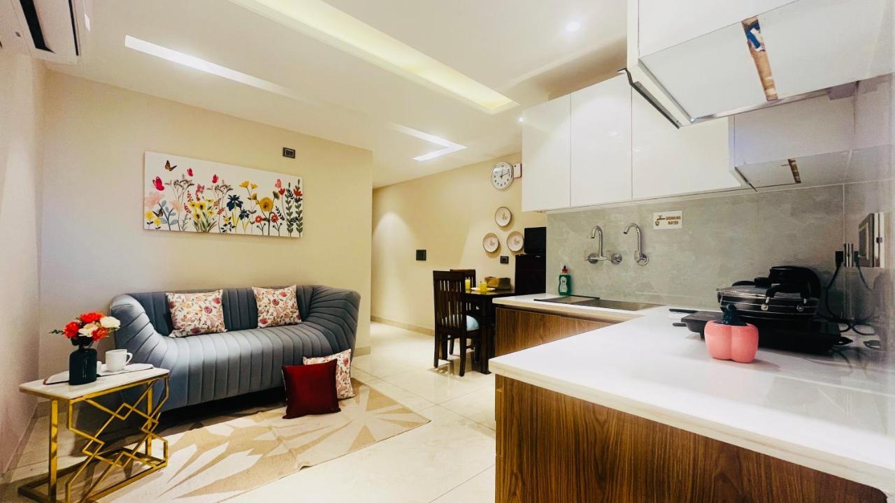 Zen Suites Gurgaon - Luxe Stays Collection Esterno foto
