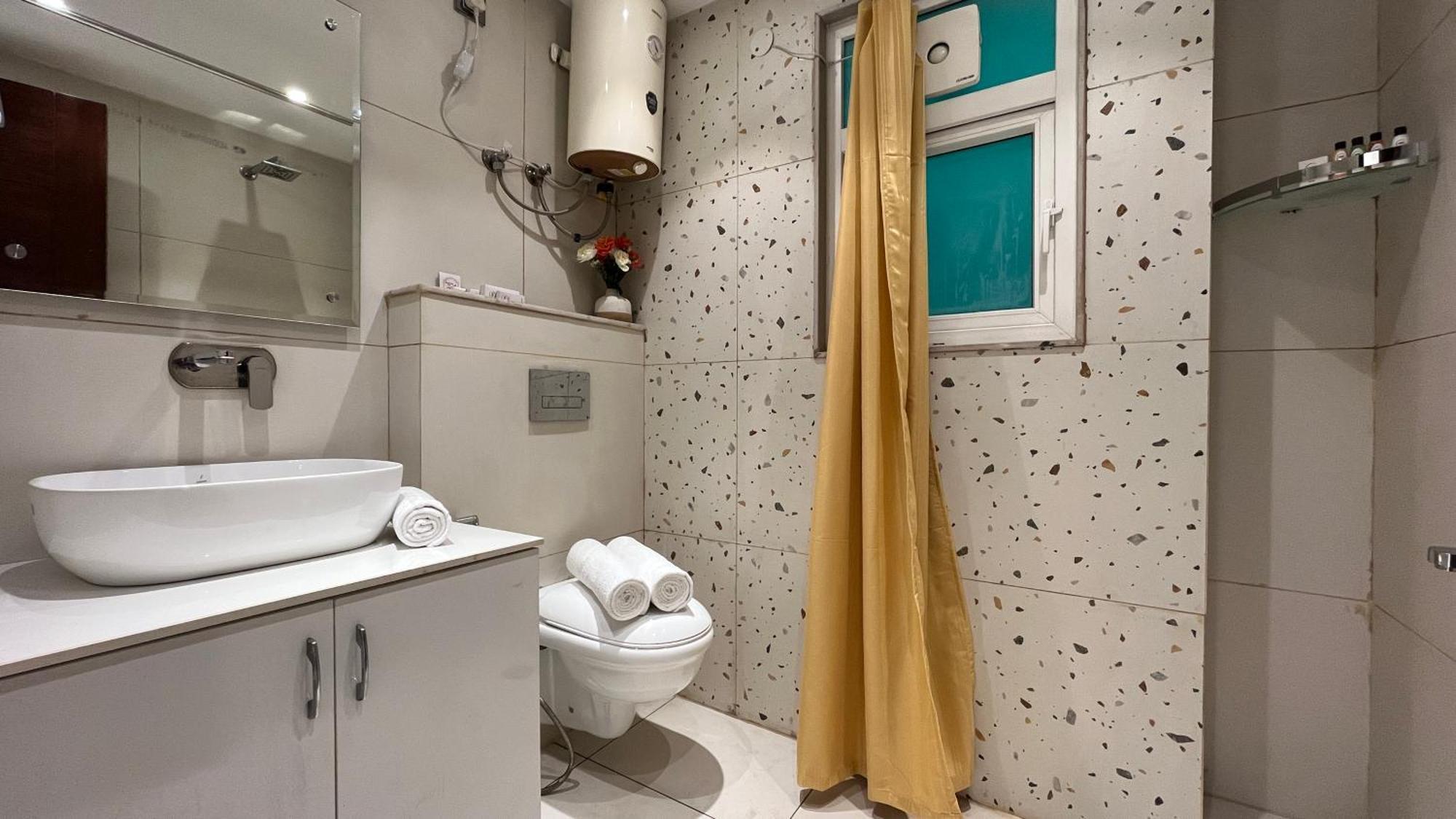 Zen Suites Gurgaon - Luxe Stays Collection Esterno foto